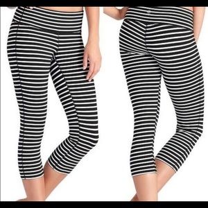Athleta black and white striped crop legging